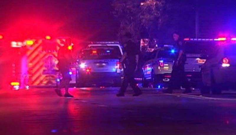 Florida nightclub shooting leaves 2 dead, 14 injured