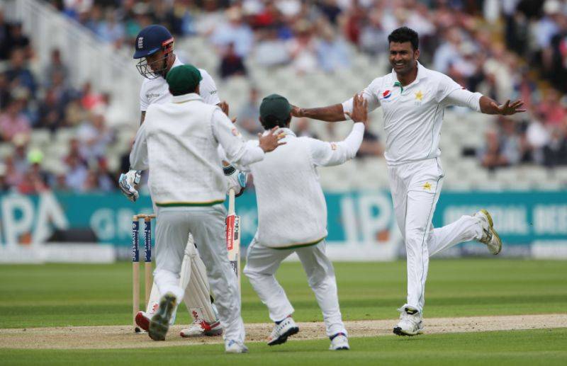 Pakistan v England 3rd Test: Hosts lose star players before lunch
