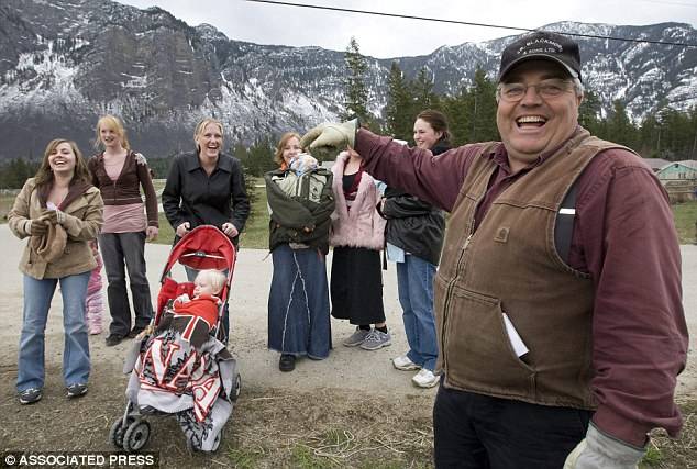 Living life to the max: This Canadian man has 27 wives and 145 children