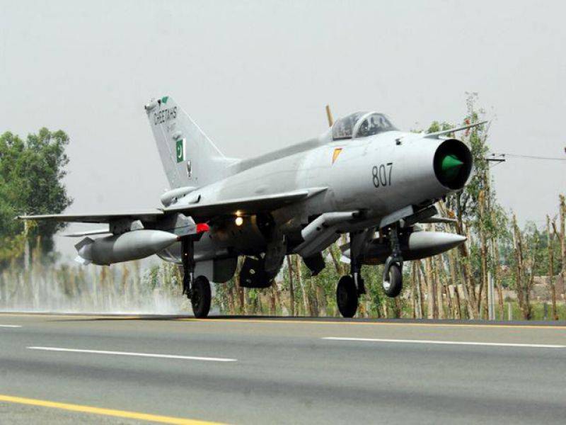 Lahore-Islamabad motorway closes for PAF ‘High Mark 2016’ exercise