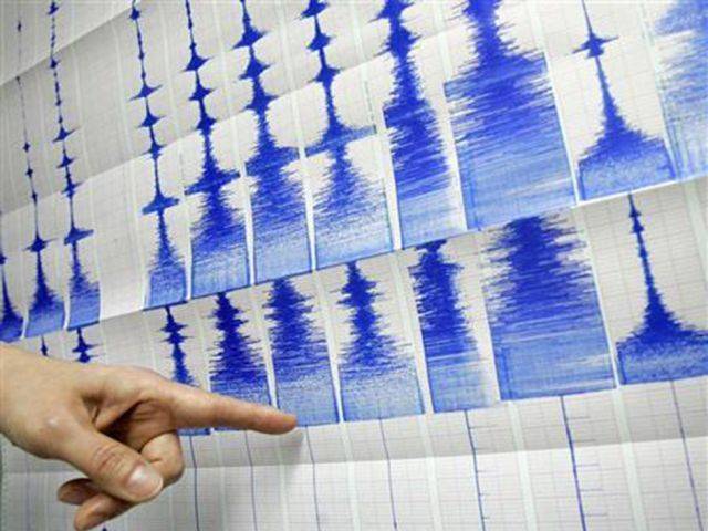 One dead, three injured as late night quake hits Sindh