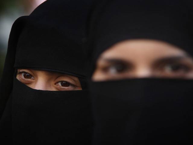 Swiss parliament approves step towards burqa ban
