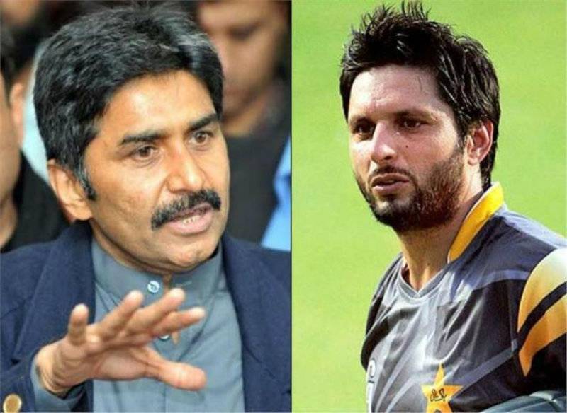 Imran Khan concerned over war of words between Afridi and Miandad