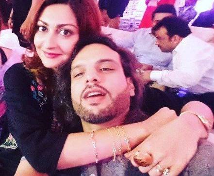 Latest pictures suggest Janaan Malik & Nouman Javaid are having quite a ball!