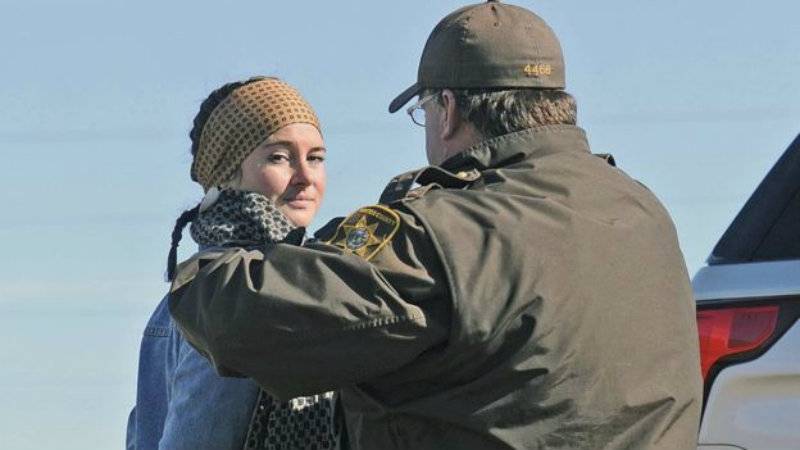 VIDEO: American actress Shailene Woodley arrested during pipeline protest