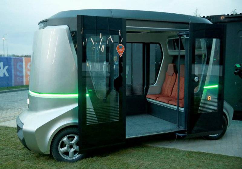 Russia’s first driverless electronic bus unveiled