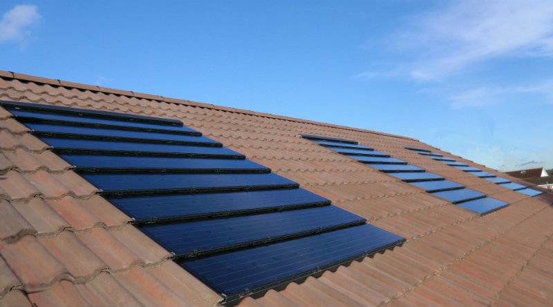 Tesla presents Solar Roof Tiles