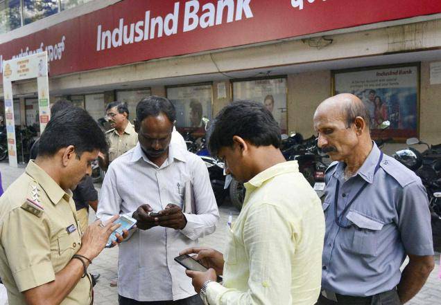 Indian banker flees with Rs 7 lacs meant for ATM
