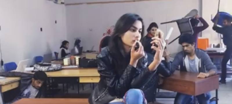 These epic Pakistani students tried the 'Mannequin Challenge' and SLAYED!