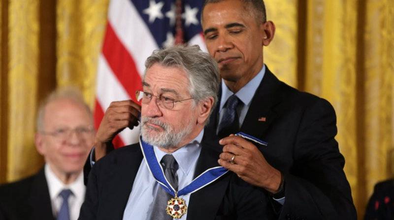 Outgoing President Obama awards 21 Presidential Medals of Freedom