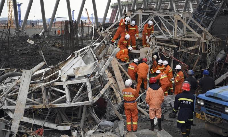 40 killed as construction equipment collapses in China