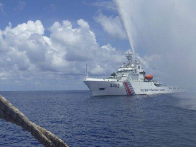 China 'seizes US vessel'