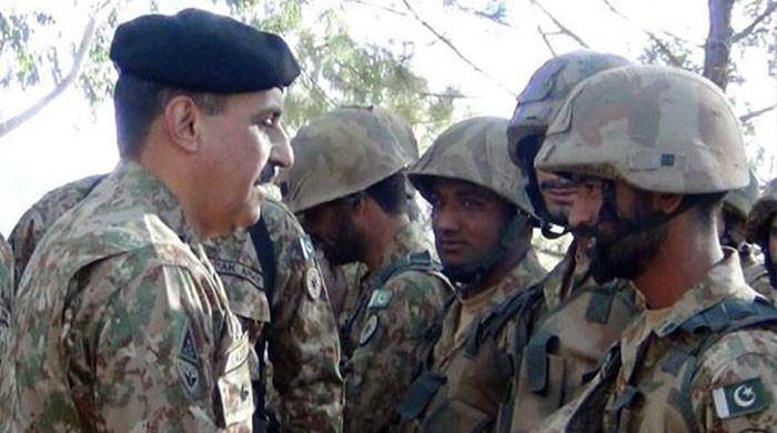Rawalpindi Corps Commander Lt Gen Nadeem Raza meets troops deployed at LoC, expresses satisfaction