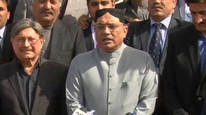 Zardari publicly admits relations with Anwar Majeed