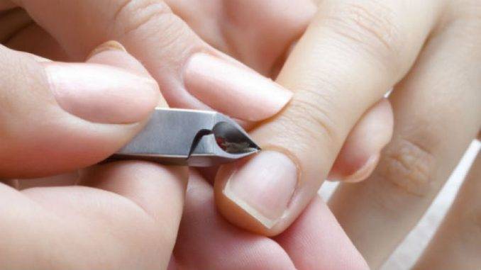 Brazil: Woman catches HIV after manicure at nail salon