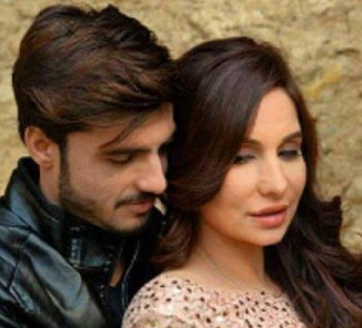 Arshad Khan has signed up on new projects, looks happy with new female lead!