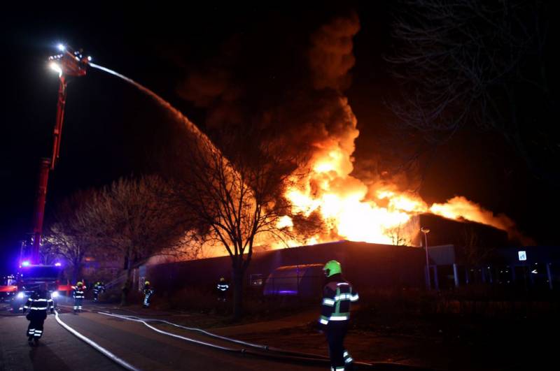 Netherlands: Islamic center allegedly set on fire