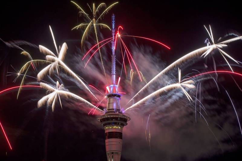 Australia, New Zealand kick off New Year’s eve celebrations, welcome 2017 with massive fireworks