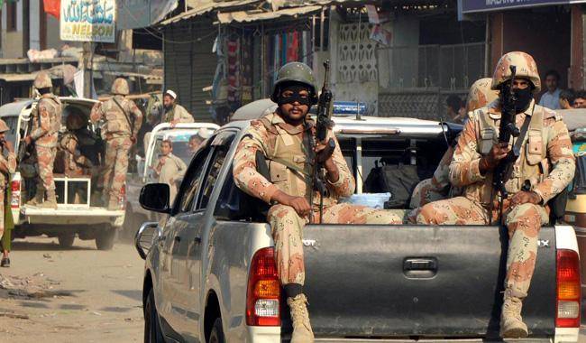 Civilian killed, policeman injured as police station targeted in Karachi