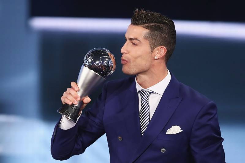 Cristiano Ronaldo outshines Lionel Messi to bag Fifa best player award