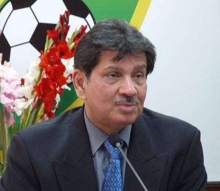 Faisal Saleh Hayat brushes aside rumours about joining PPP