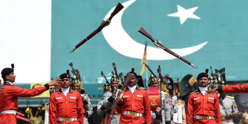 US Intel report said Pakistan will be a failed state by 2015, facts turn out to be exact opposite as US faces steady decline and Pakistan bounces back