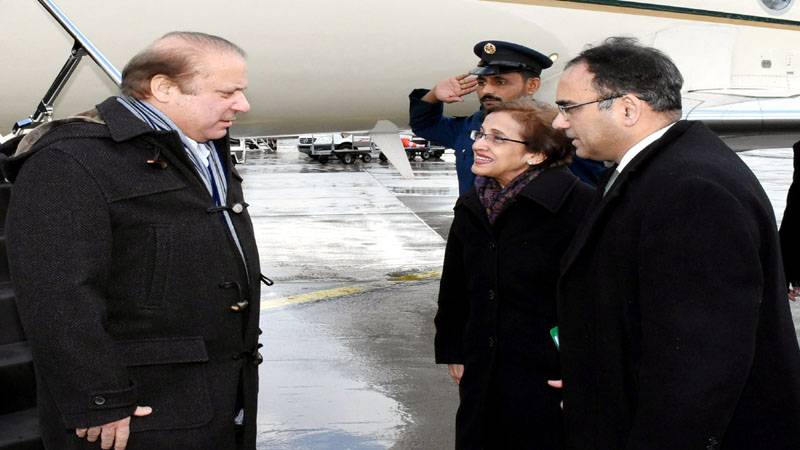PM Nawaz lands in Switzerland as WEF's annual meeting begins today