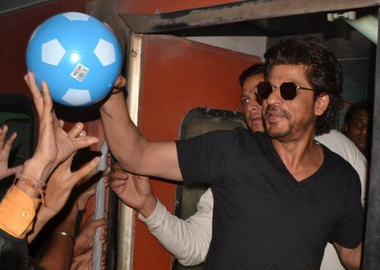 Shah Rukh Khan booked for rioting, damaging property at railway station