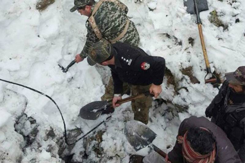 Seven workers killed, many trapped as avalanche hits workshop near Lowari Tunnel
