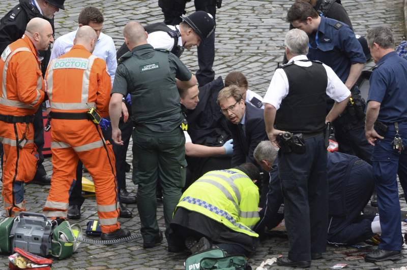 5 killed, 40 injured in terror assault outside British parliament