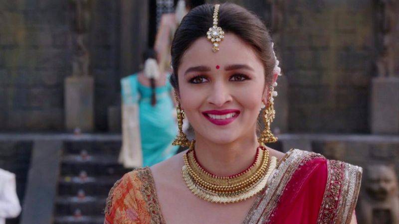 Alia Bhatt wishes to become a Real-Life Dulhania soon!