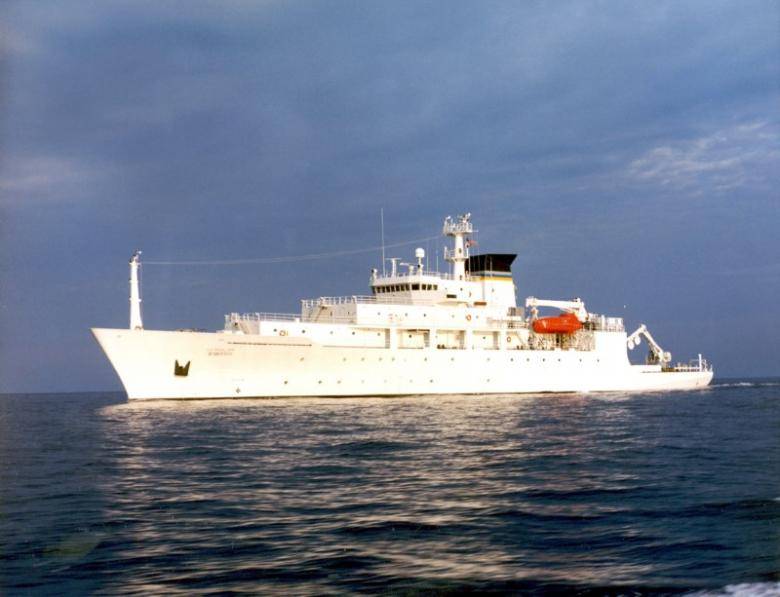 Somali pirates hijack Pakistani cargo vessel
