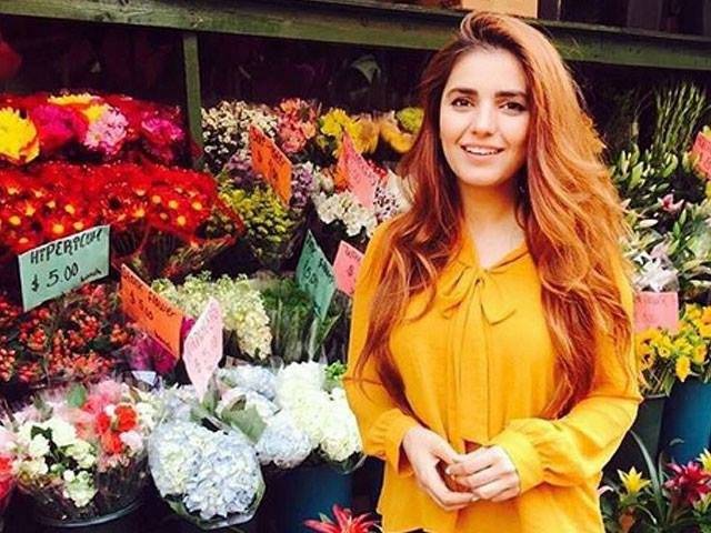 ‘Attention All Passengers’: Momina Mustehsan goes 'live' from Lahore Airport (see video)