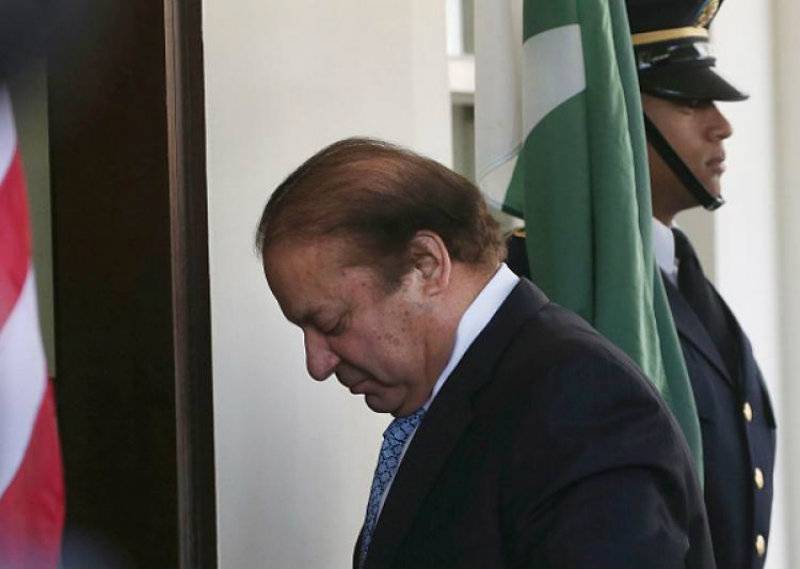 Prime Minister Nawaz Sharif returns to Pakistan after attending Arab-American Islamic Summit