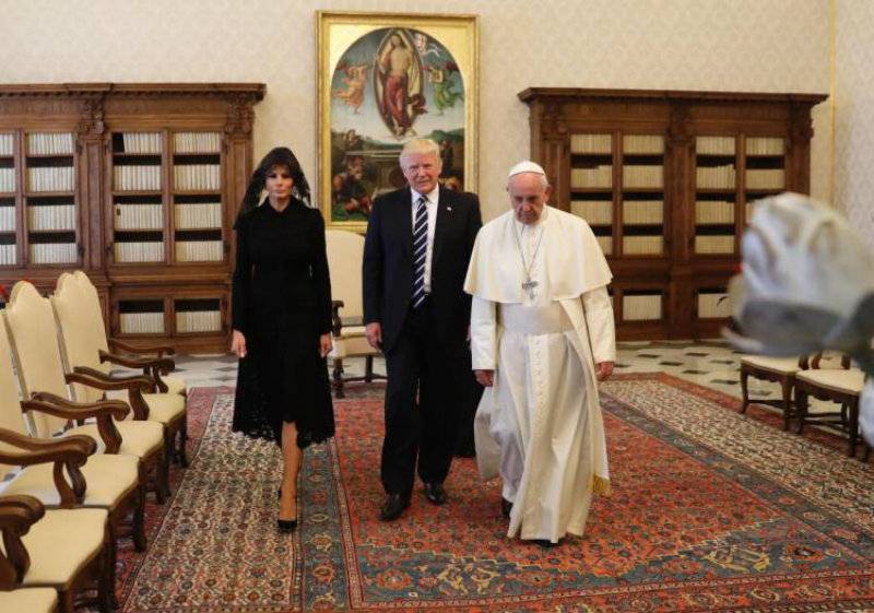 Trump in Vatican: US president meets Pope Francis ahead of Nato summit in Brussels