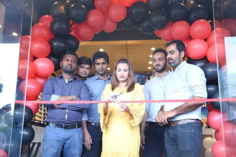 Pizza Hut adds another branch to its food chain in Karachi