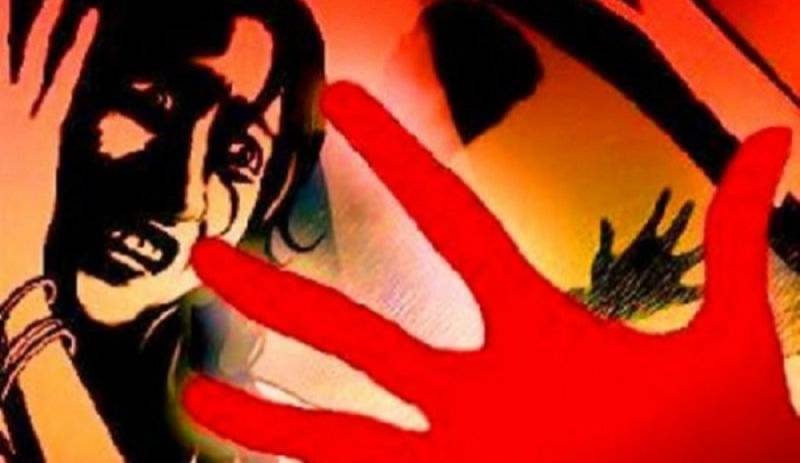 Mother gang-raped, baby thrown from moving rickshaw in India
