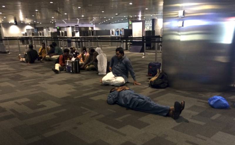 Pakistanis stranded at Doha airport reach Muscat for proceeding to Jeddah