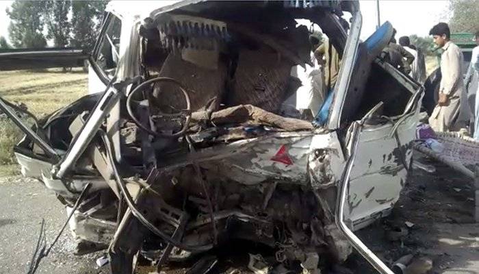 Bus, truck collision in Burewala leaves 6 dead, 15 injured