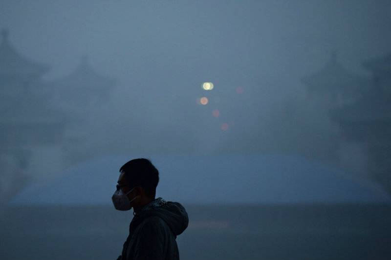 China jails 7 officials for falsifying air quality data