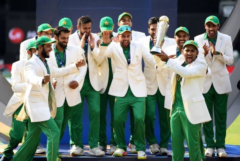 Public, politicians commend Pakistani team after clinching Champions Trophy