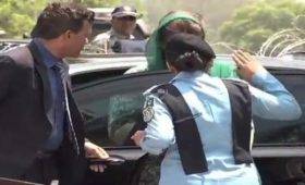 PTI serves notice to female police officer for saluting Maryam Nawaz