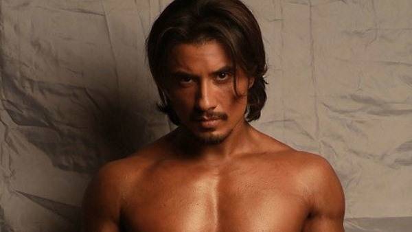 Ali Zafar puts life at STAKE while shooting for upcoming film 'Teefa in Trouble!'