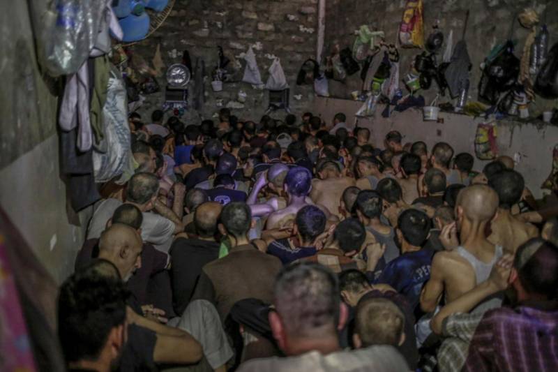 Suspected Isis fighters held like battery chickens in overcrowded prison
