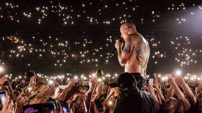 Broken-hearted Linkin Park, and fans, remember Chester & his 'demons'