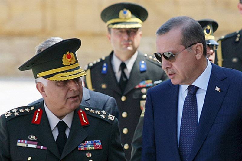 Turkey decides to replace heads of the army, air force and navy