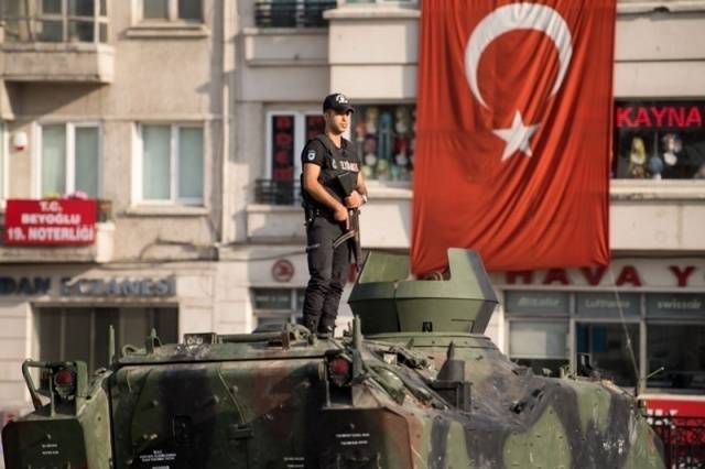 Turkey issues arrest warrants for 35 newsmen over alleged links to Gulen