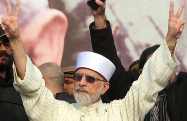 VIDEO: Dr Tahirul Qadri tends to PAT worker who got injured after being hit by his car