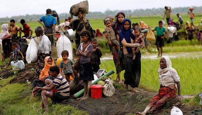 Violence in Myanmar pushes thousands of Rohingya Muslims into Bangladesh