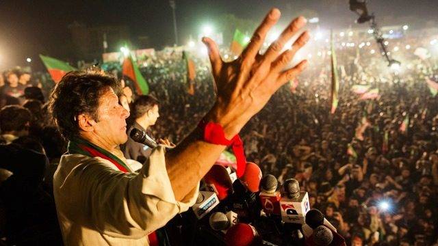 NA-120 by-poll: PTI holds massive power show at Qurtaba Chowk (VIDEO)